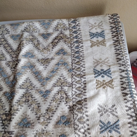 Pottery Barn Embroidered Chevron Aztec Print 16" X 26" Pillow Cover Zip-Up Case - Picture 4 of 6